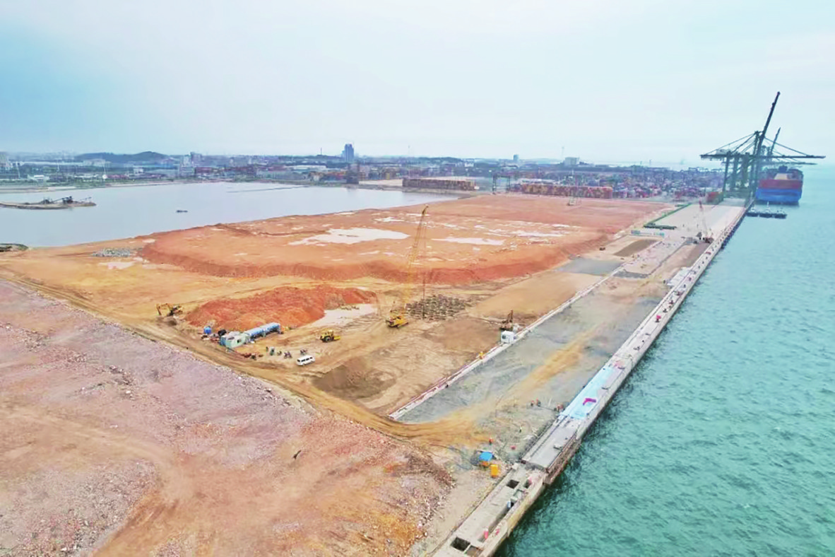 江阴港区7号泊位码头水工主体结构施工完成