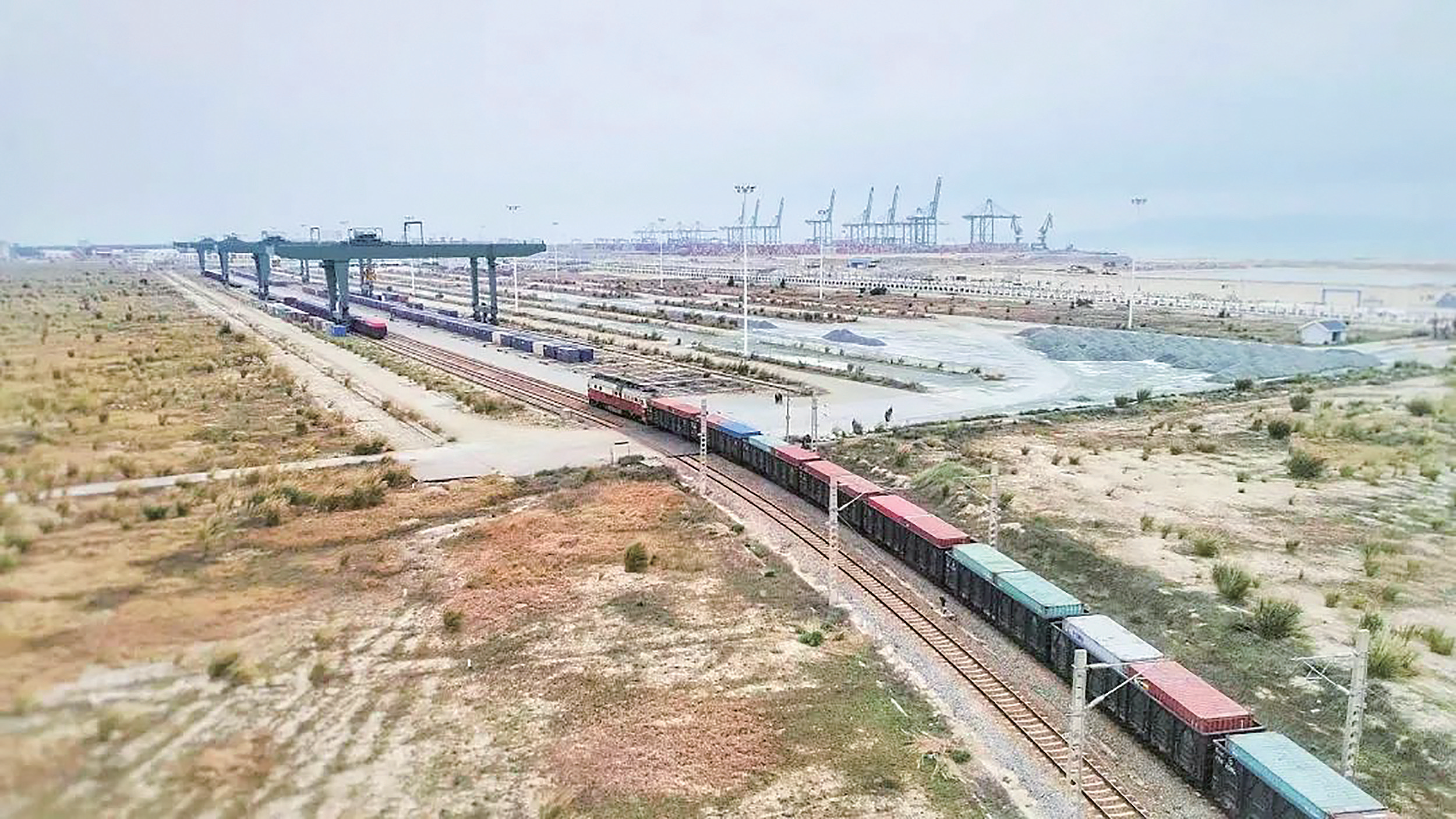 江阴港区去年海铁联运箱量同比翻番