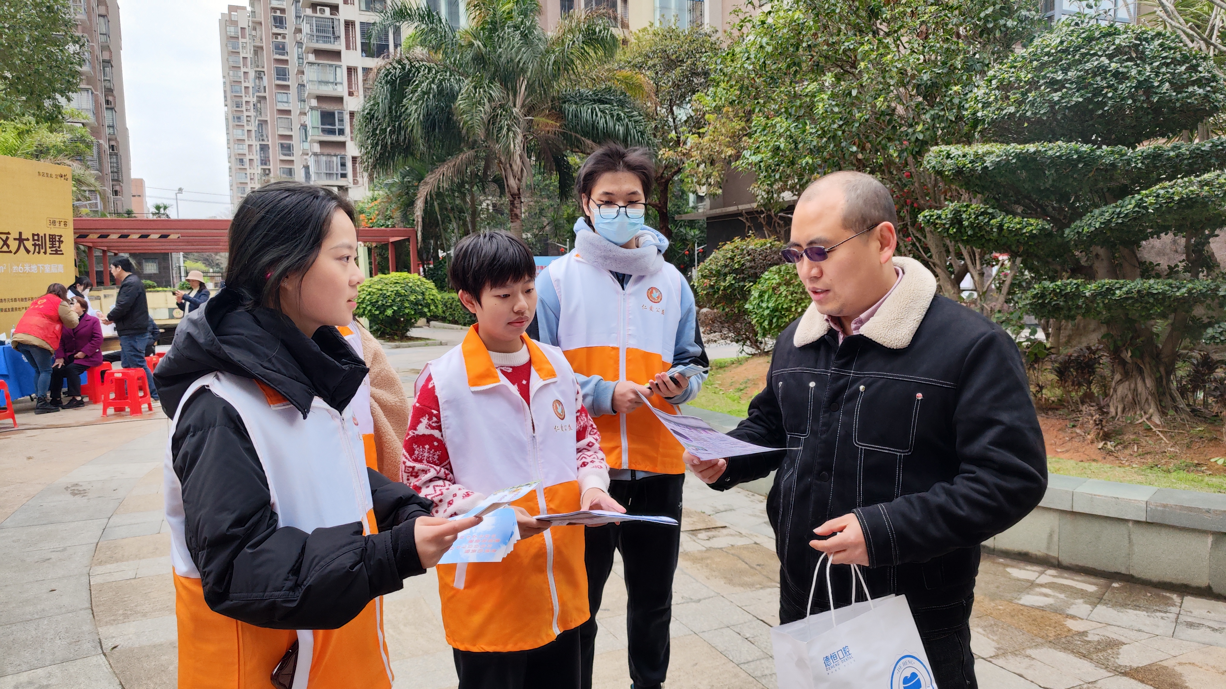 多家公益组织开展学雷锋志愿服务活动