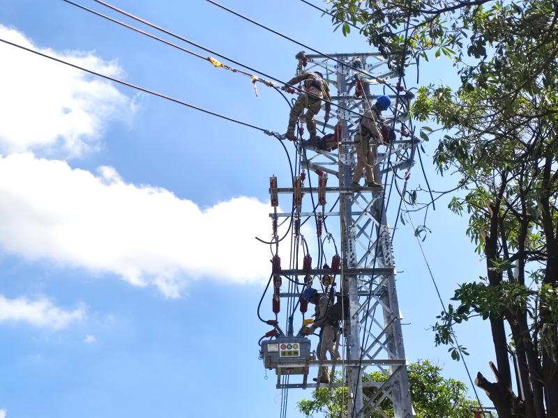 bb5e35bd654120147f4d5780b0ac6cf.jpg bb5e35bd654120147f4d5780b0ac6cf.jpg